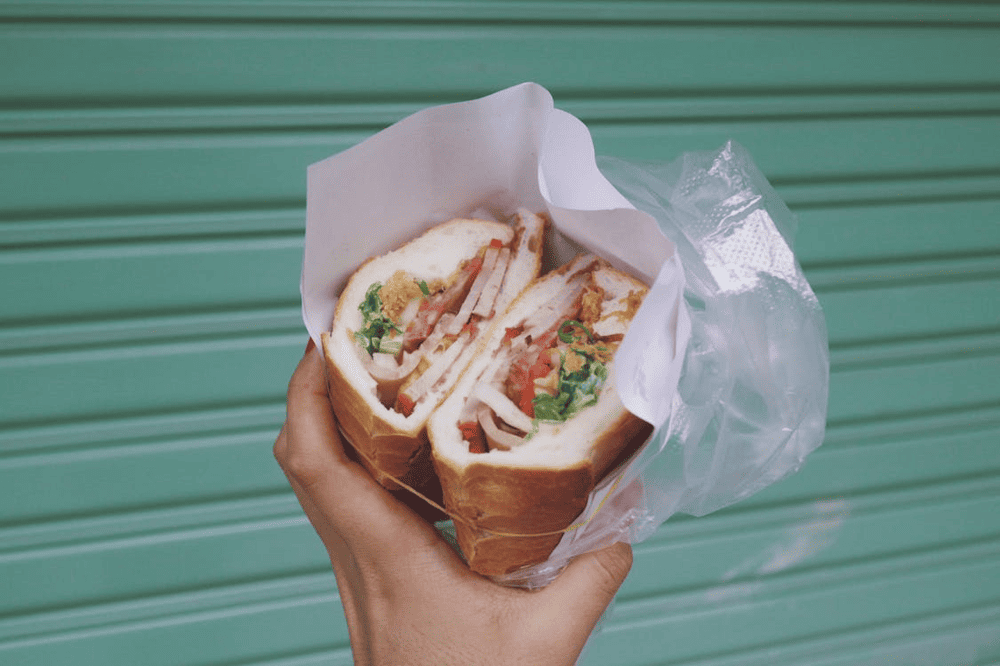 A fusion of cuisines paints a vibrant picture of street food culture (Source: Pexels)